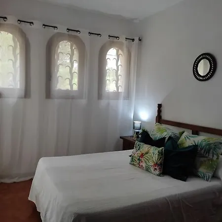 Masia Del Roc De Sant Caieta *